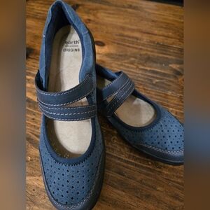NEW Earth Origins Navy Perforated Mary Janes Flats Size 9